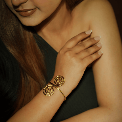 Elegant Swirl Design Gold Brass Cuff - HASHTACK