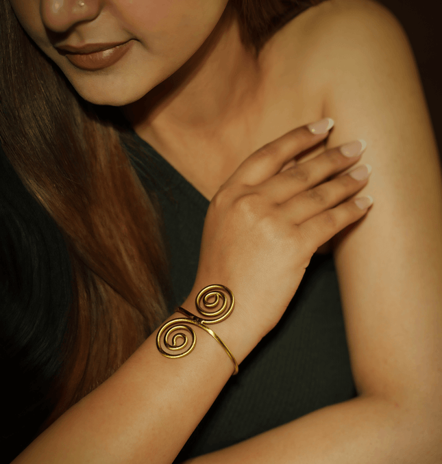 Elegant Swirl Design Gold Brass Cuff - HASHTACK