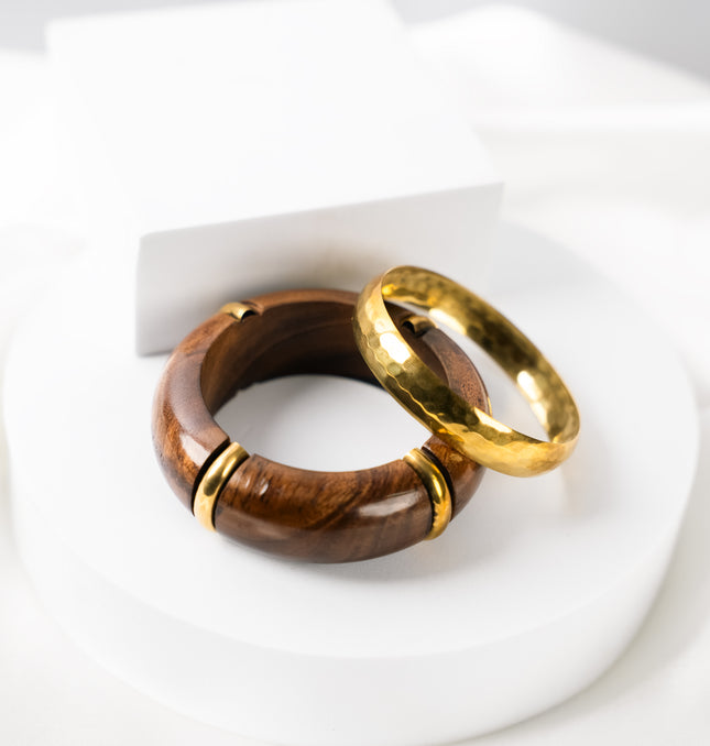 Golden Glow Resin & Brass Bangle Set