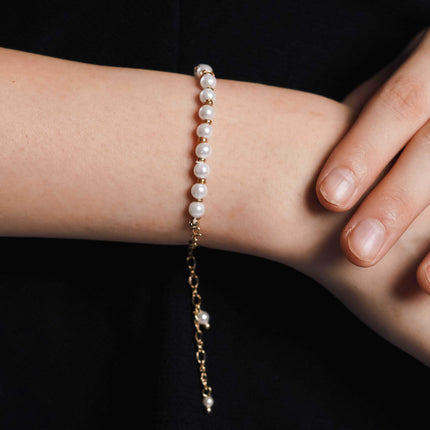 Moonbeam Pearl Layered Bracelet - HASHTACK