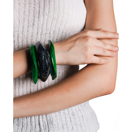 Sleek Resin Bangle – Everyday Essential