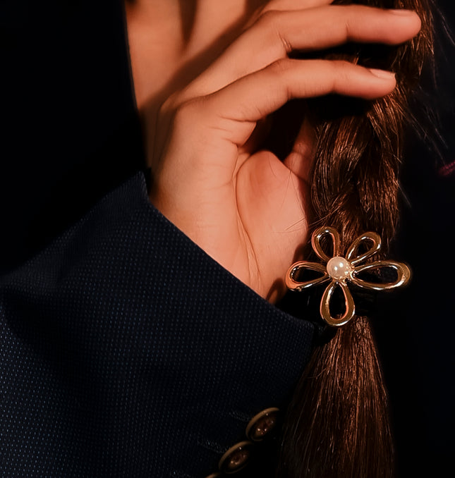 Pearl Bloom Rubber Band