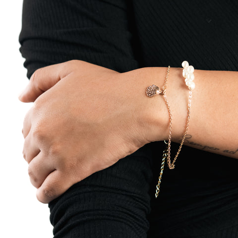 Shell Pop Pearl Dainty Bracelet from Hashtack