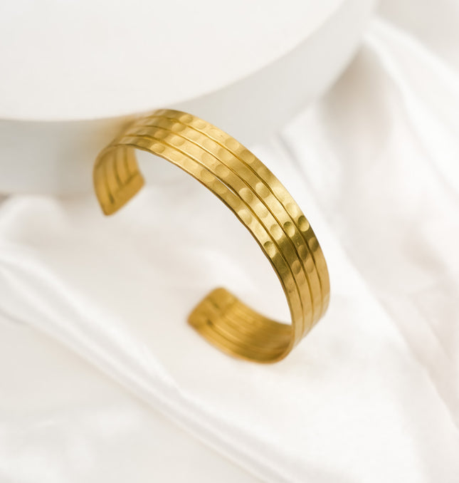 Auric Line Cuff Bracelet | Hashtack