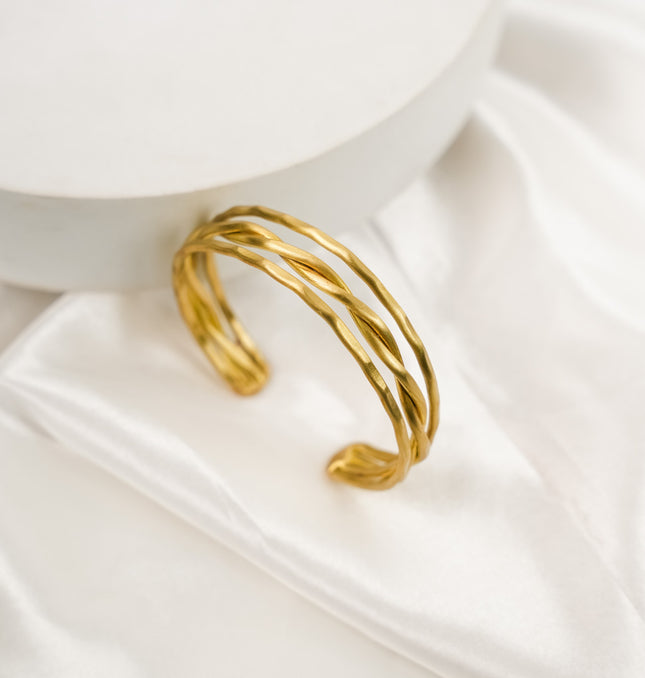 Aurora Twist Gold Cuff Bracelet | Hashtack