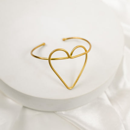 Amour Open Heart Gold Cuff Bracelet | Hashtack