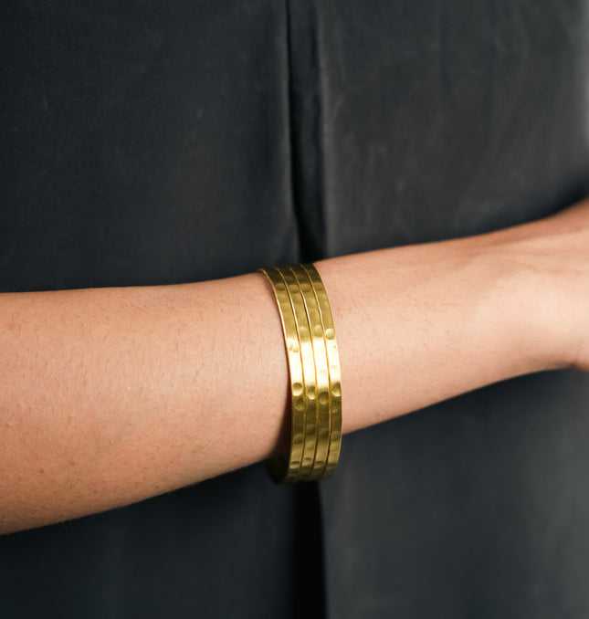 Auric Line Cuff Bracelet | Hashtack
