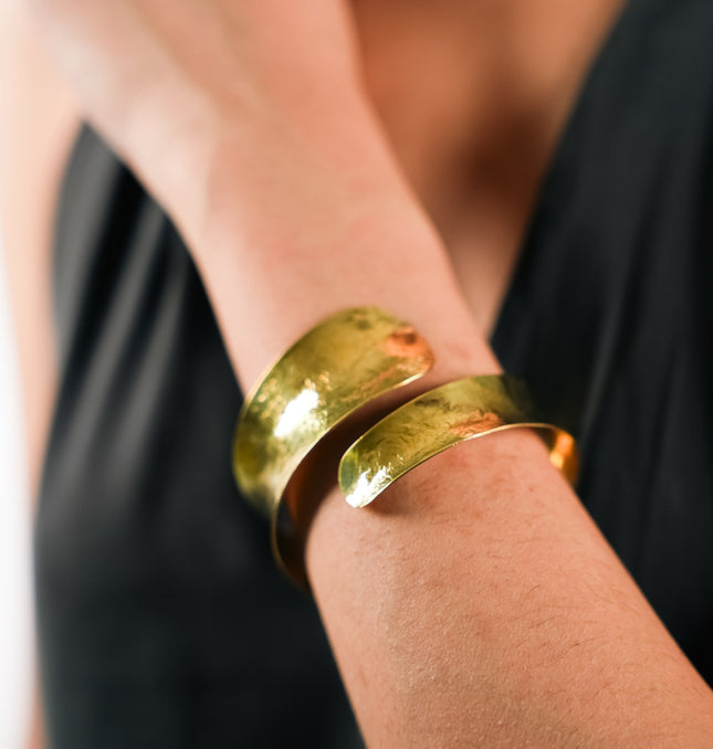 Luna Hammered Gold Spiral Cuff Bracelet | Hashtack