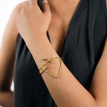 Amour Open Heart Gold Cuff Bracelet | Hashtack