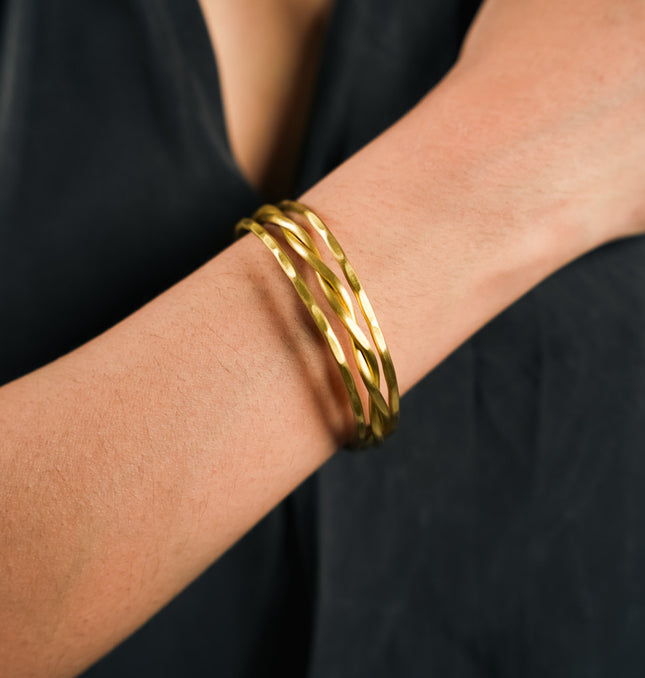 Aurora Twist Gold Cuff Bracelet | Hashtack