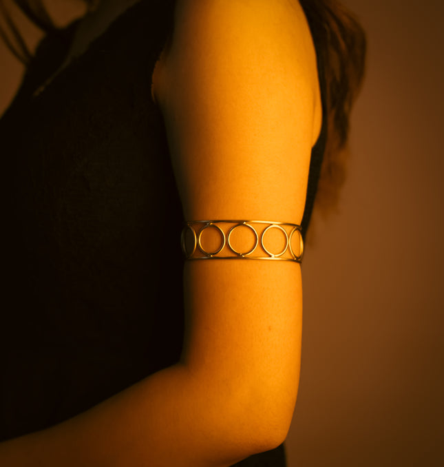 Round Link Adjustable Brass Cuff