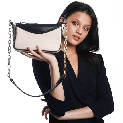The Essential Black Carry Bag - HASHTACK