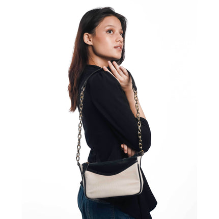 The Essential Black Carry Bag - HASHTACK