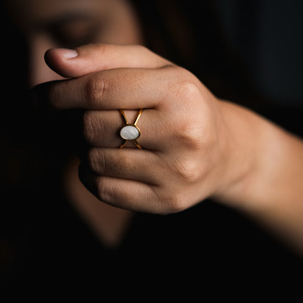 Daisy Glow Adjustable Ring