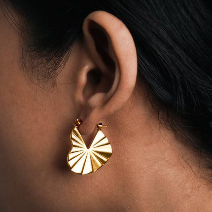 Golden Fan Heart Earrings