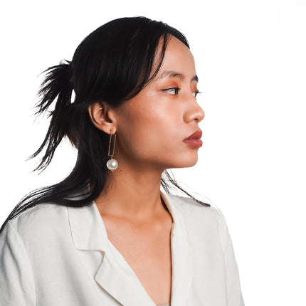 Geometrical Pearl Earring