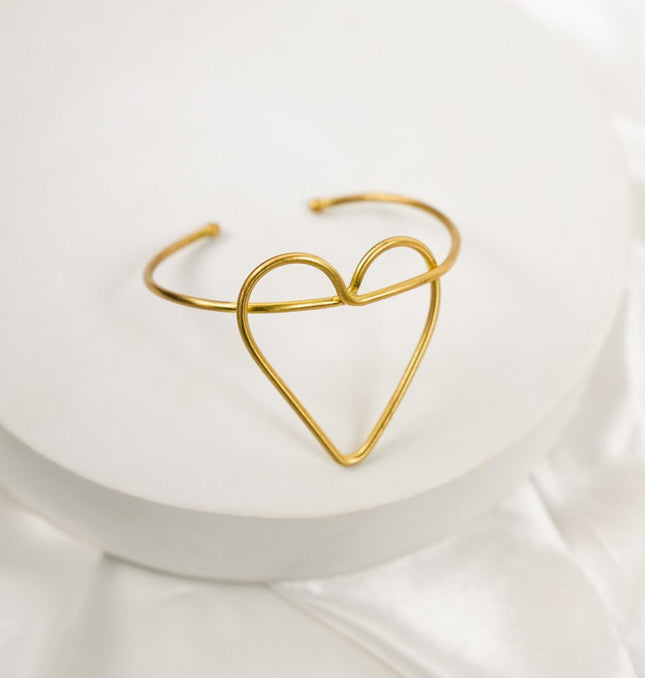 Amour Open Heart Gold Cuff Bracelet - HASHTACK