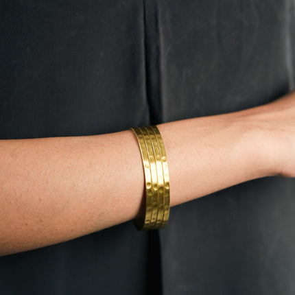 Auric Line Cuff Bracelet - HASHTACK