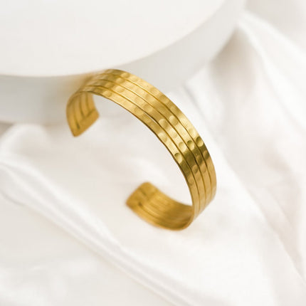 Auric Line Cuff Bracelet - HASHTACK