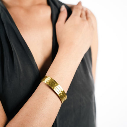 Auric Line Cuff Bracelet - HASHTACK