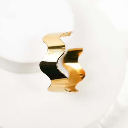 Golden Wave Cuff Bracelet - HASHTACK
