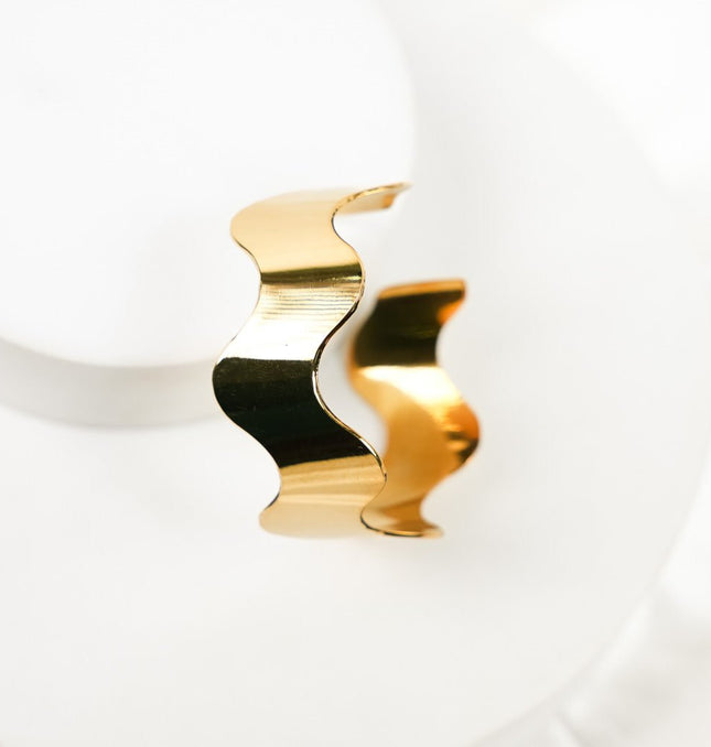 Golden Wave Cuff Bracelet - HASHTACK