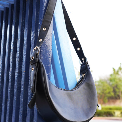 halfmoonclassicshoulderbagblack_1 - HASHTACK hashtack.in