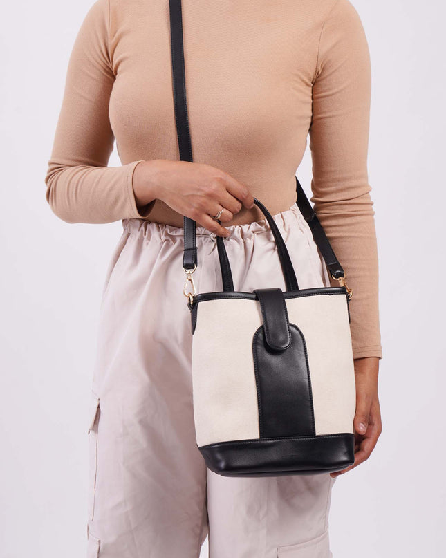 Explorer Canvas Handbag black