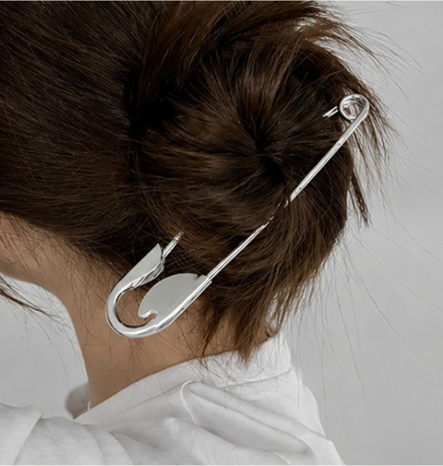 silver-bun-pin-hair-accessory-sleek-hairstyle-detail_jpg - HASHTACK hashtack.in
